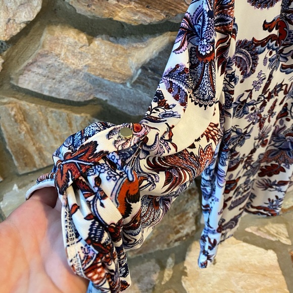 Floral 3/4 Sleeve Career / Professional Blouse - Picture 3 of 6